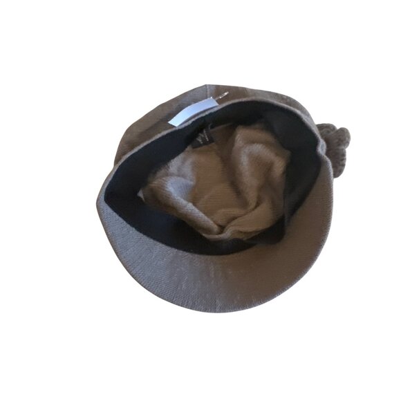 August Hat Company Womens Grey Acrylic Newsboy Cap With Flower Accent - Picture 4 of 6